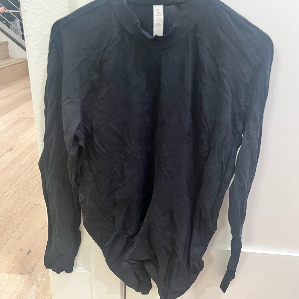 Lululemon Lab lightweight long sleeve tee size 8 worn 2 times